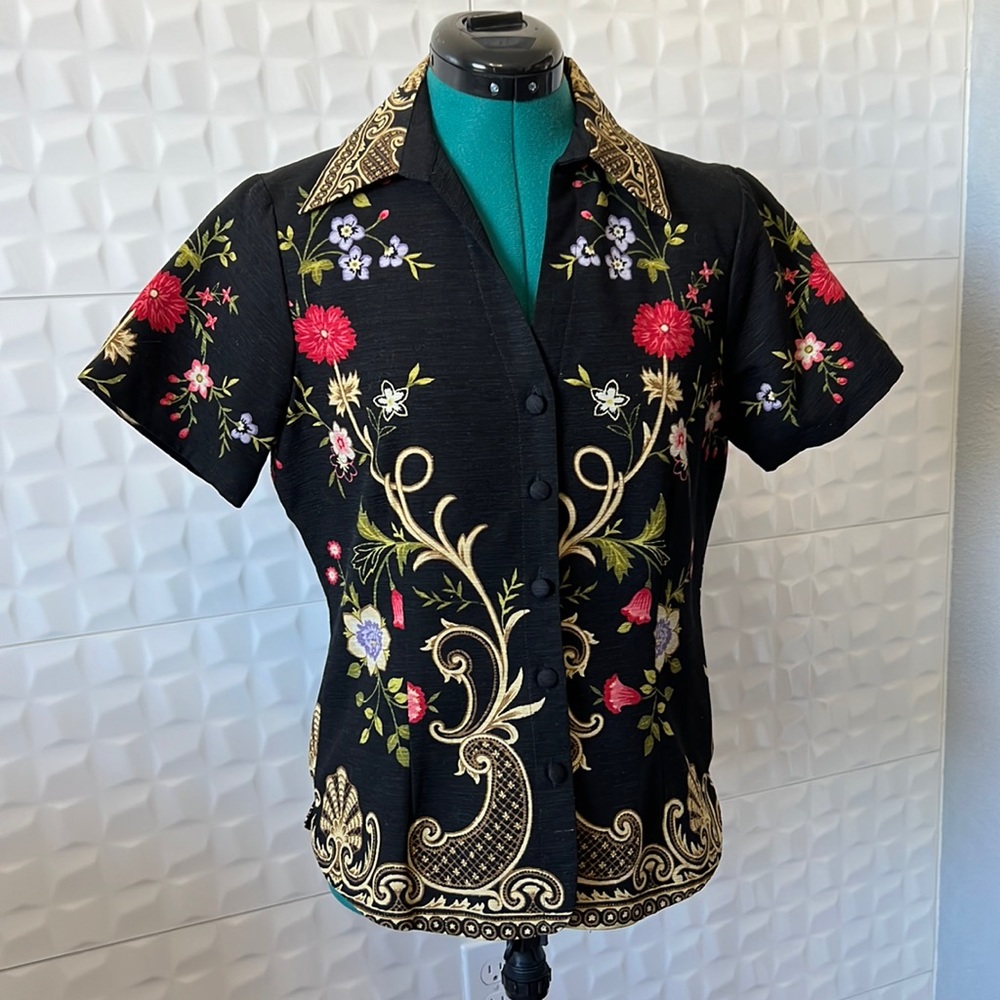 Silkland black floral short sleeve top